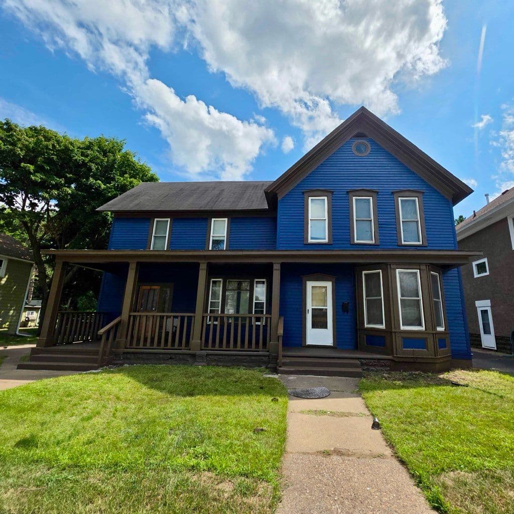 Gallery photos for Victorian Home Revamp in Vibrant Cobalt Blue: Image #2